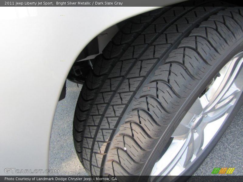 Bright Silver Metallic / Dark Slate Gray 2011 Jeep Liberty Jet Sport