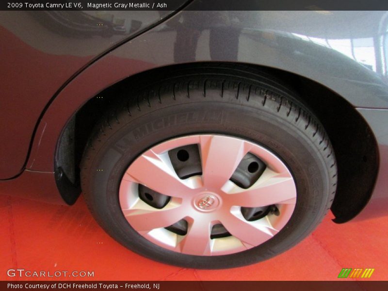 Magnetic Gray Metallic / Ash 2009 Toyota Camry LE V6