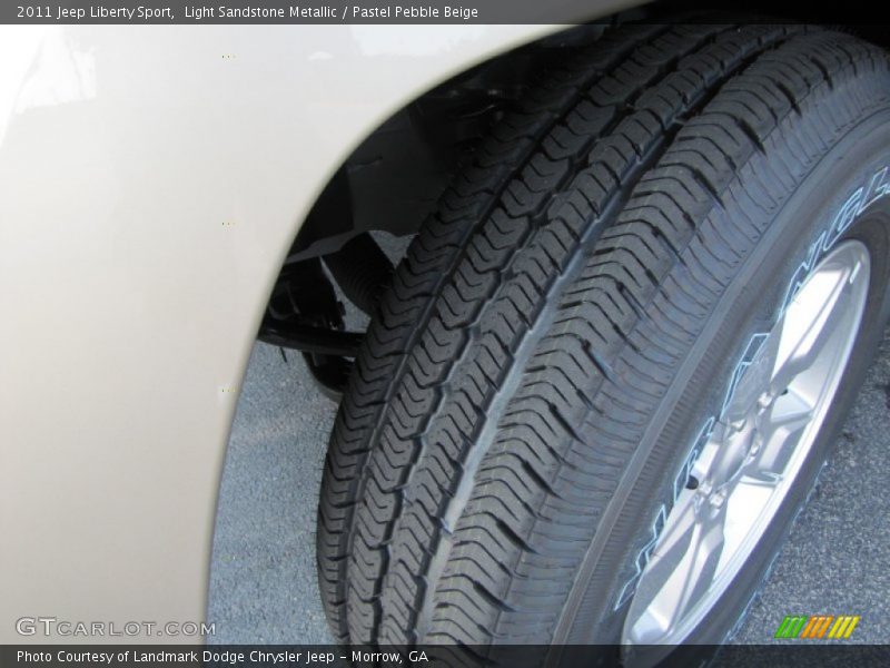 Light Sandstone Metallic / Pastel Pebble Beige 2011 Jeep Liberty Sport
