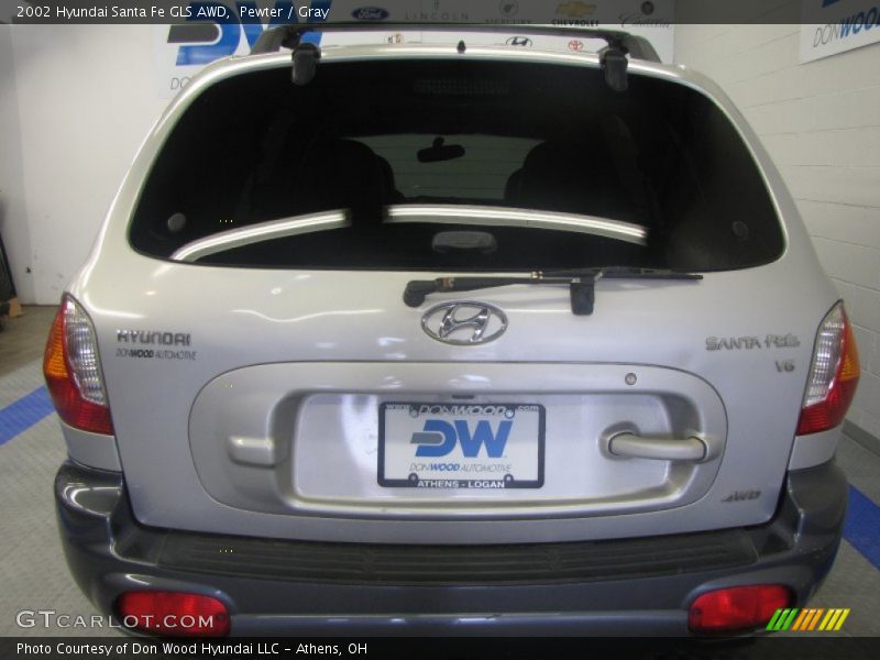 Pewter / Gray 2002 Hyundai Santa Fe GLS AWD