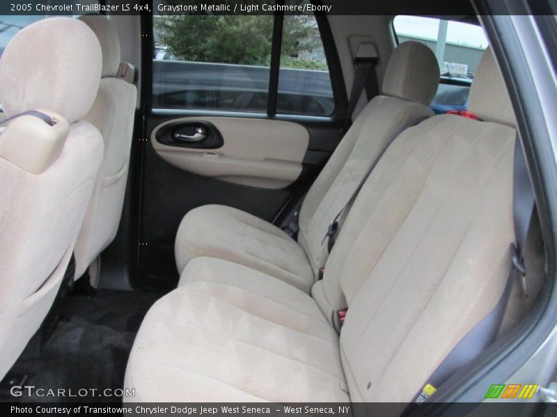 Graystone Metallic / Light Cashmere/Ebony 2005 Chevrolet TrailBlazer LS 4x4