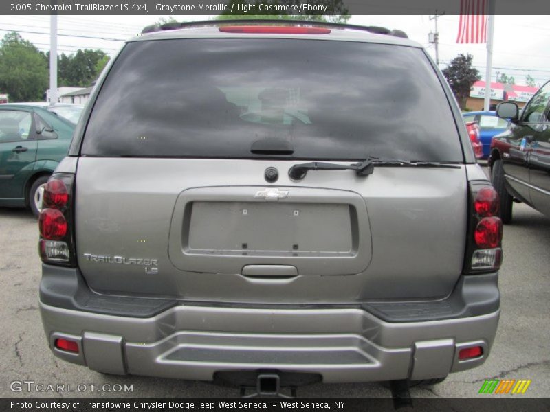 Graystone Metallic / Light Cashmere/Ebony 2005 Chevrolet TrailBlazer LS 4x4