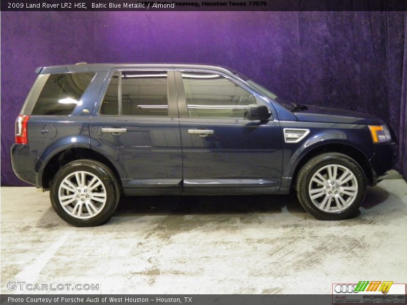 Baltic Blue Metallic / Almond 2009 Land Rover LR2 HSE