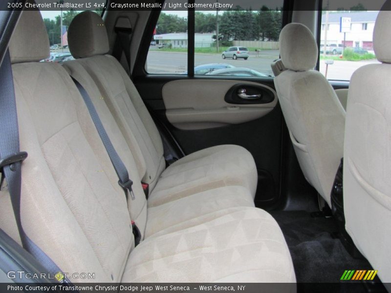 Graystone Metallic / Light Cashmere/Ebony 2005 Chevrolet TrailBlazer LS 4x4