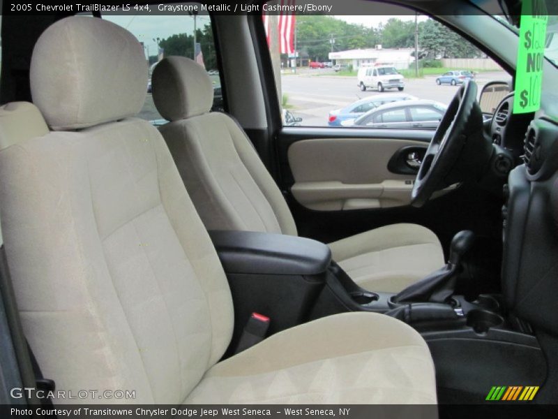Graystone Metallic / Light Cashmere/Ebony 2005 Chevrolet TrailBlazer LS 4x4