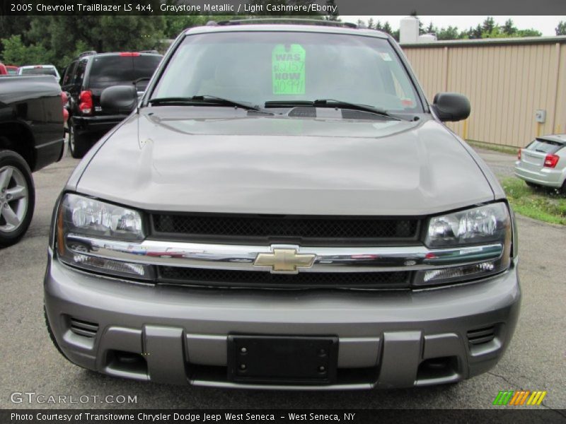 Graystone Metallic / Light Cashmere/Ebony 2005 Chevrolet TrailBlazer LS 4x4
