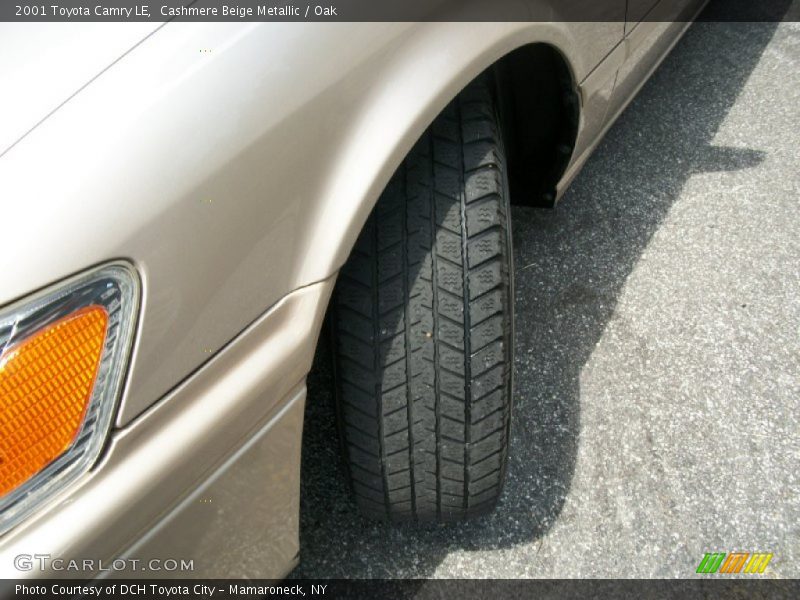 Cashmere Beige Metallic / Oak 2001 Toyota Camry LE