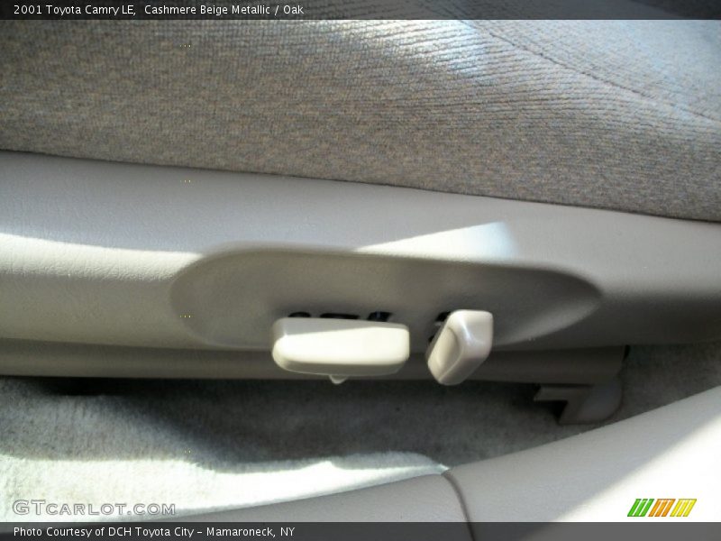 Cashmere Beige Metallic / Oak 2001 Toyota Camry LE