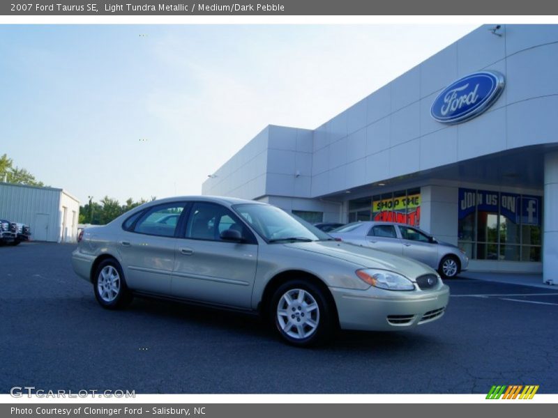Light Tundra Metallic / Medium/Dark Pebble 2007 Ford Taurus SE
