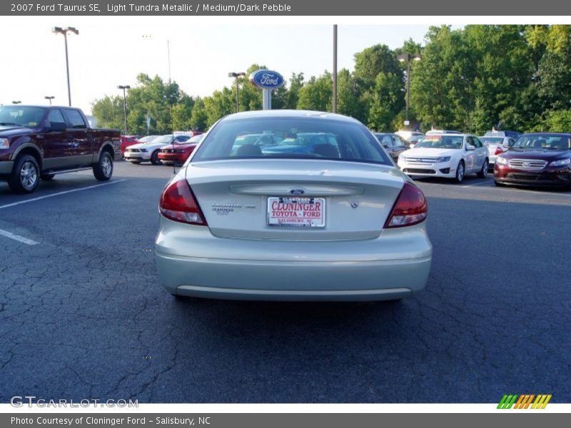 Light Tundra Metallic / Medium/Dark Pebble 2007 Ford Taurus SE