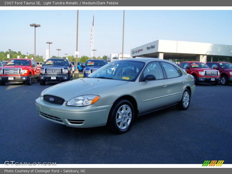 Light Tundra Metallic / Medium/Dark Pebble 2007 Ford Taurus SE