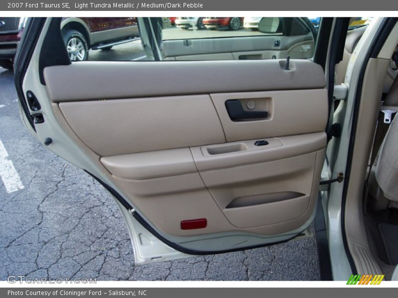 Light Tundra Metallic / Medium/Dark Pebble 2007 Ford Taurus SE