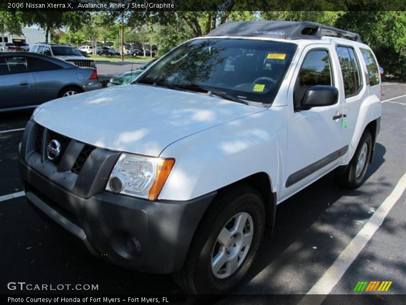 Avalanche White / Steel/Graphite 2006 Nissan Xterra X