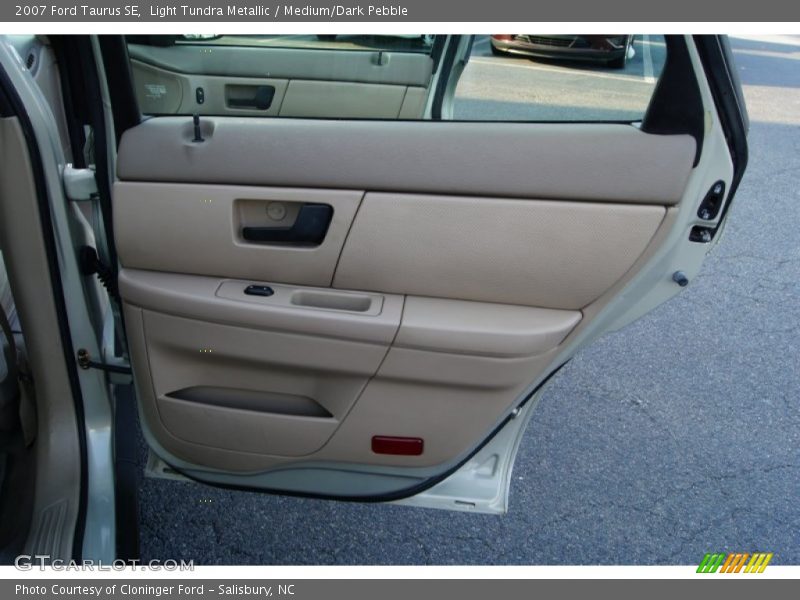 Light Tundra Metallic / Medium/Dark Pebble 2007 Ford Taurus SE