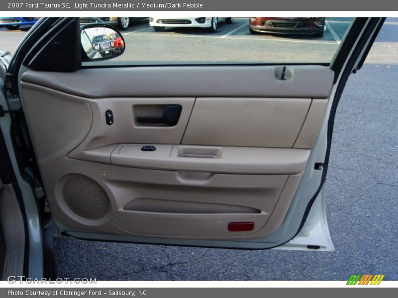Light Tundra Metallic / Medium/Dark Pebble 2007 Ford Taurus SE