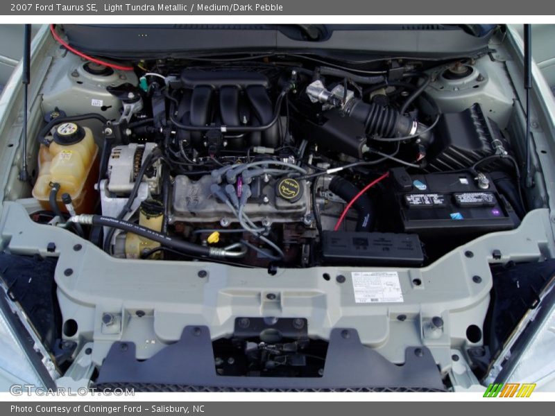 Light Tundra Metallic / Medium/Dark Pebble 2007 Ford Taurus SE
