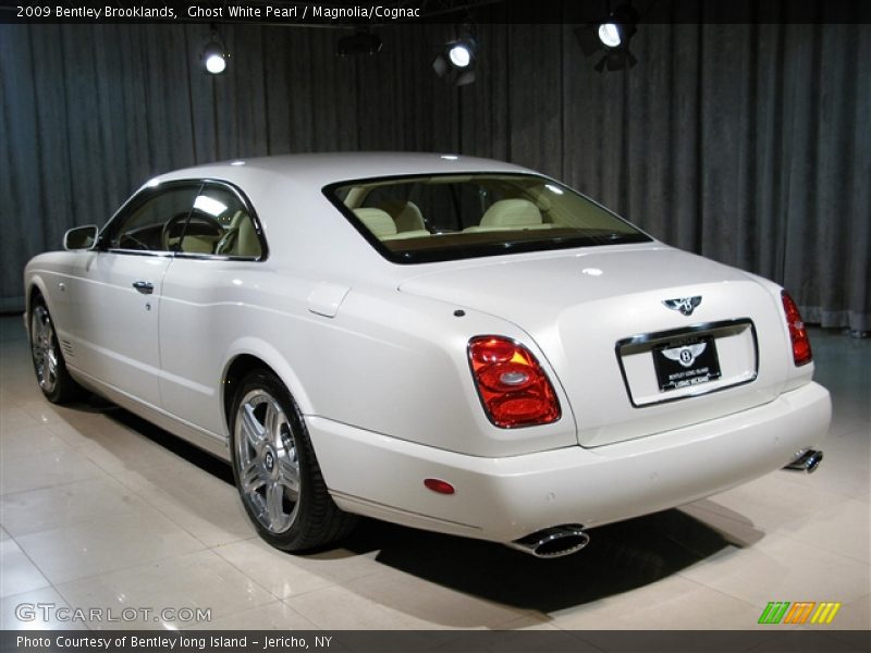 Ghost White Pearl / Magnolia/Cognac 2009 Bentley Brooklands