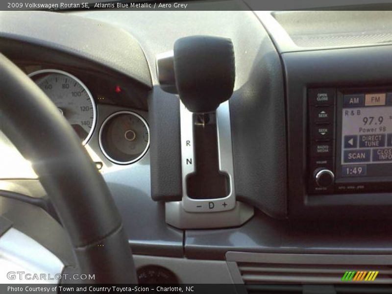 Atlantis Blue Metallic / Aero Grey 2009 Volkswagen Routan SE