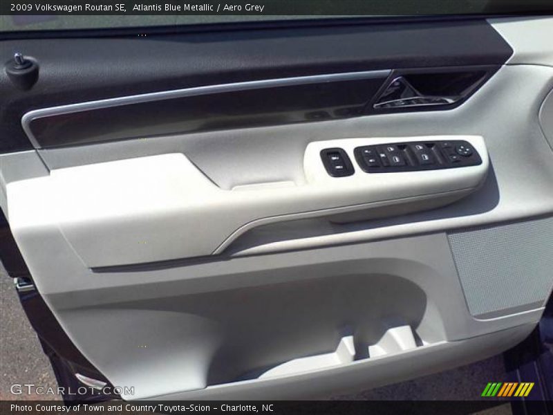 Atlantis Blue Metallic / Aero Grey 2009 Volkswagen Routan SE