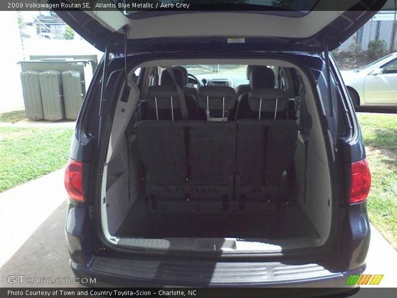 Atlantis Blue Metallic / Aero Grey 2009 Volkswagen Routan SE