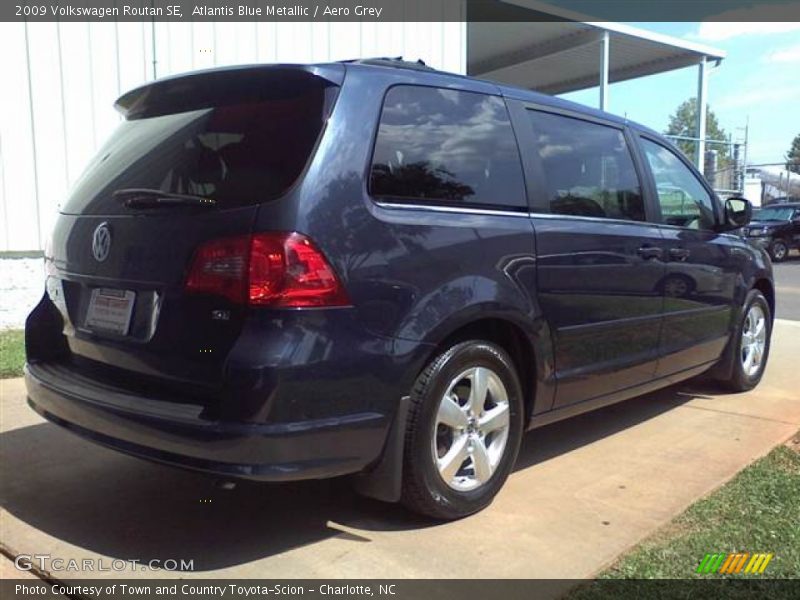 Atlantis Blue Metallic / Aero Grey 2009 Volkswagen Routan SE