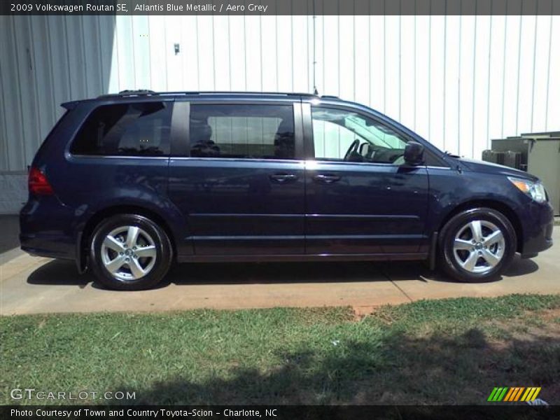 Atlantis Blue Metallic / Aero Grey 2009 Volkswagen Routan SE