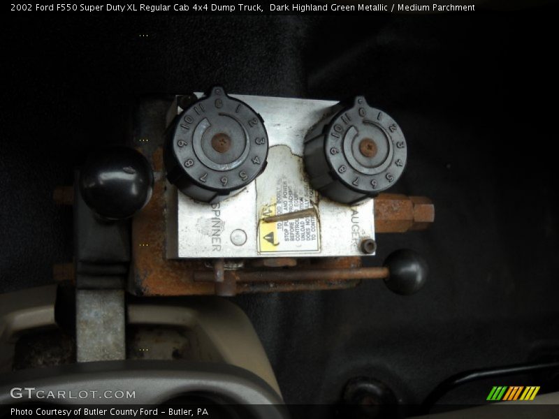 Dark Highland Green Metallic / Medium Parchment 2002 Ford F550 Super Duty XL Regular Cab 4x4 Dump Truck