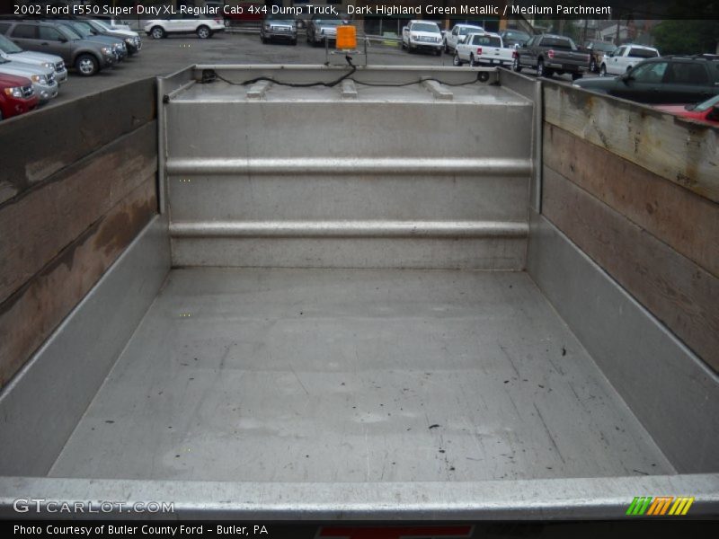 Dark Highland Green Metallic / Medium Parchment 2002 Ford F550 Super Duty XL Regular Cab 4x4 Dump Truck