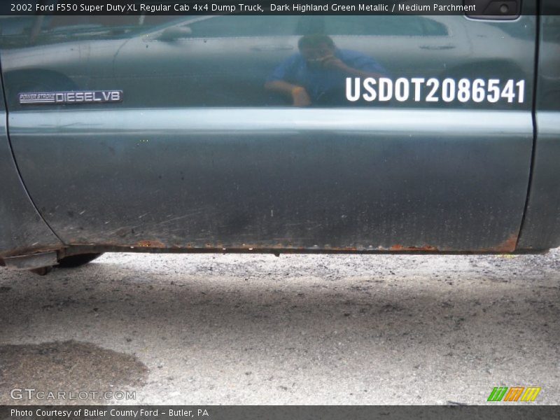 Dark Highland Green Metallic / Medium Parchment 2002 Ford F550 Super Duty XL Regular Cab 4x4 Dump Truck