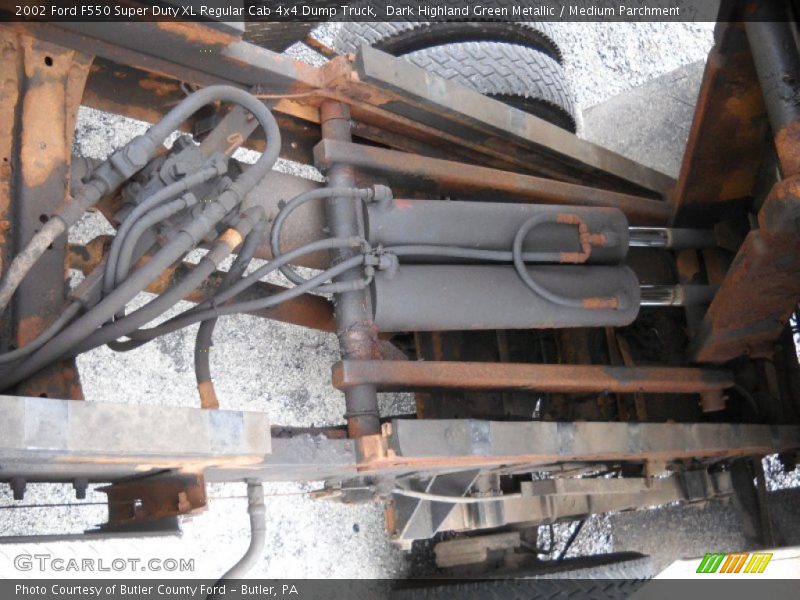 Dark Highland Green Metallic / Medium Parchment 2002 Ford F550 Super Duty XL Regular Cab 4x4 Dump Truck