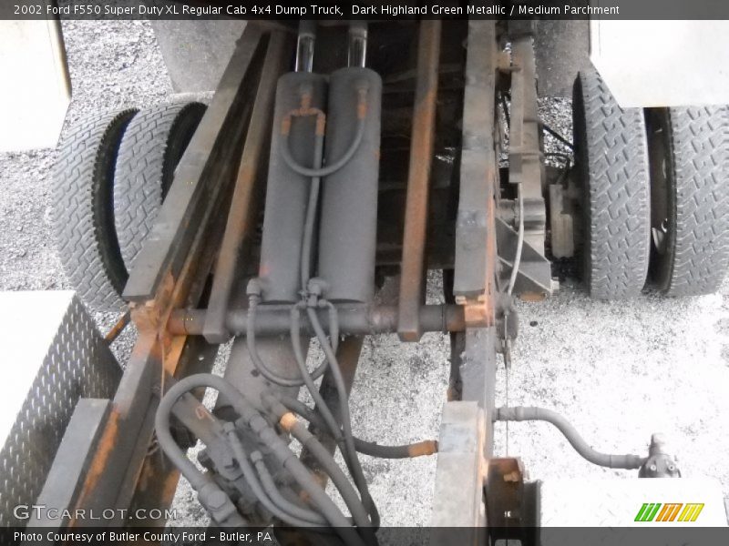 Dark Highland Green Metallic / Medium Parchment 2002 Ford F550 Super Duty XL Regular Cab 4x4 Dump Truck