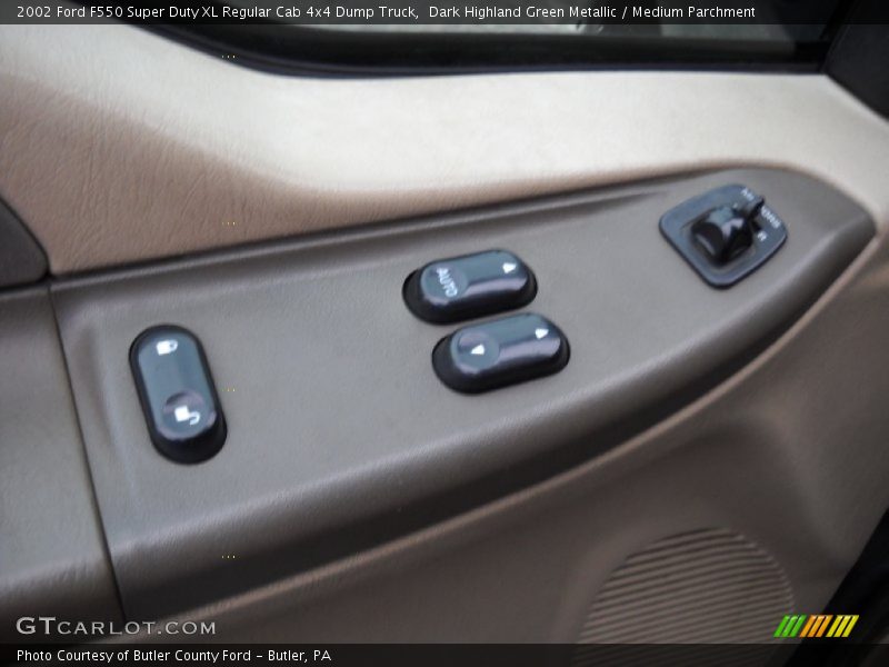 Dark Highland Green Metallic / Medium Parchment 2002 Ford F550 Super Duty XL Regular Cab 4x4 Dump Truck