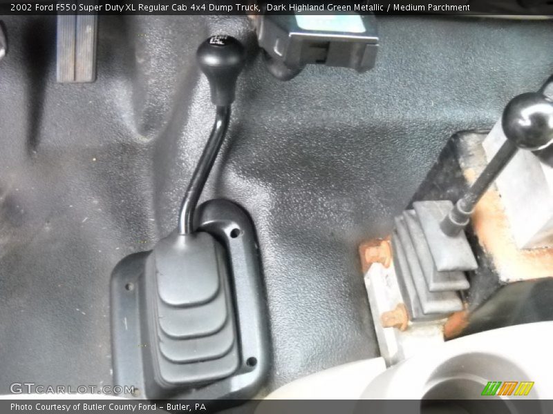 Dark Highland Green Metallic / Medium Parchment 2002 Ford F550 Super Duty XL Regular Cab 4x4 Dump Truck