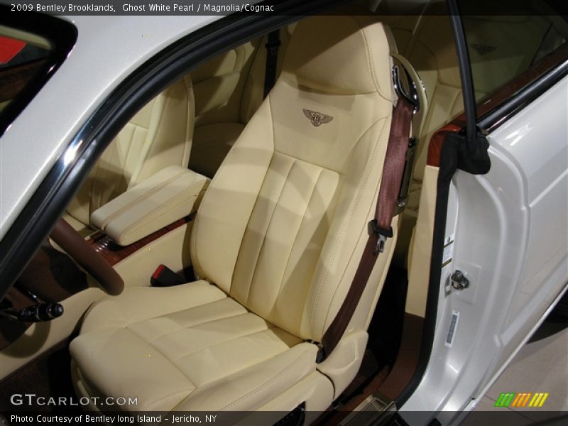 Ghost White Pearl / Magnolia/Cognac 2009 Bentley Brooklands