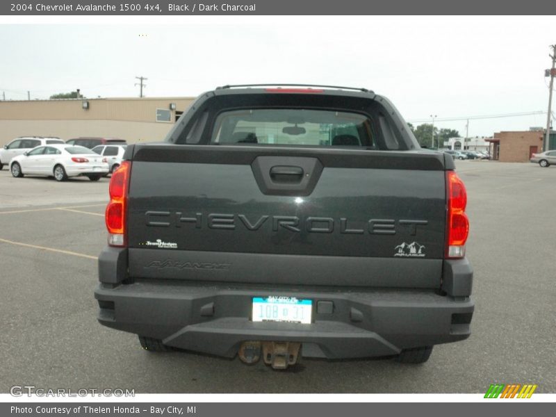 Black / Dark Charcoal 2004 Chevrolet Avalanche 1500 4x4