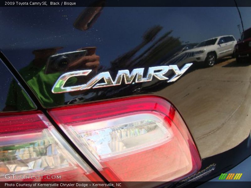 Black / Bisque 2009 Toyota Camry SE