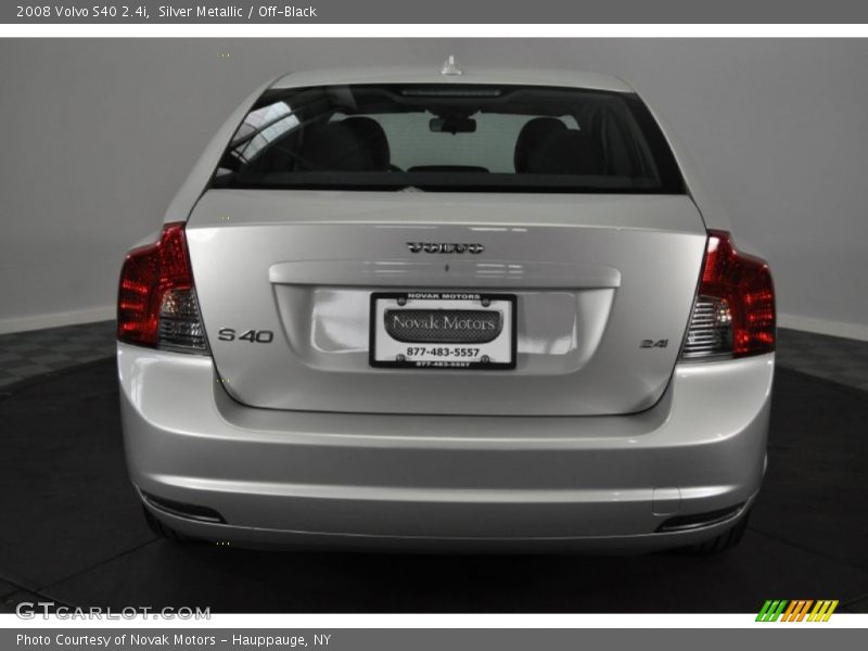 Silver Metallic / Off-Black 2008 Volvo S40 2.4i