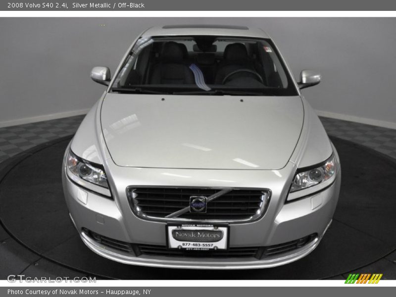 Silver Metallic / Off-Black 2008 Volvo S40 2.4i