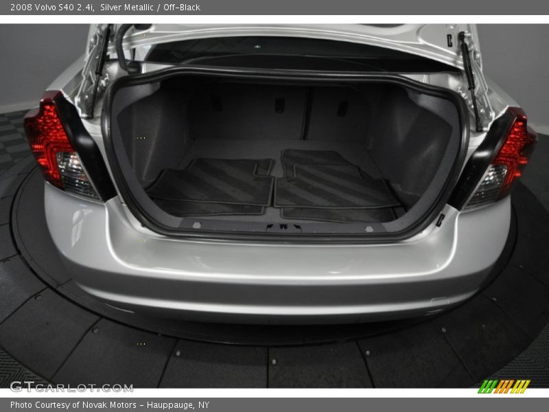  2008 S40 2.4i Trunk