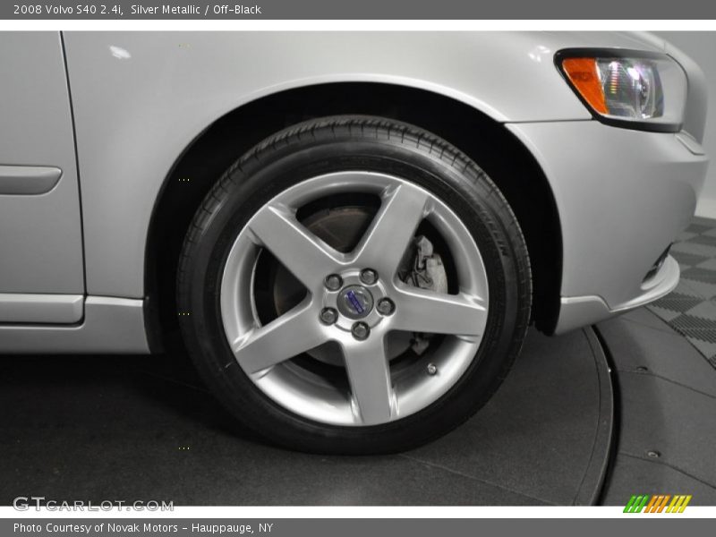  2008 S40 2.4i Wheel