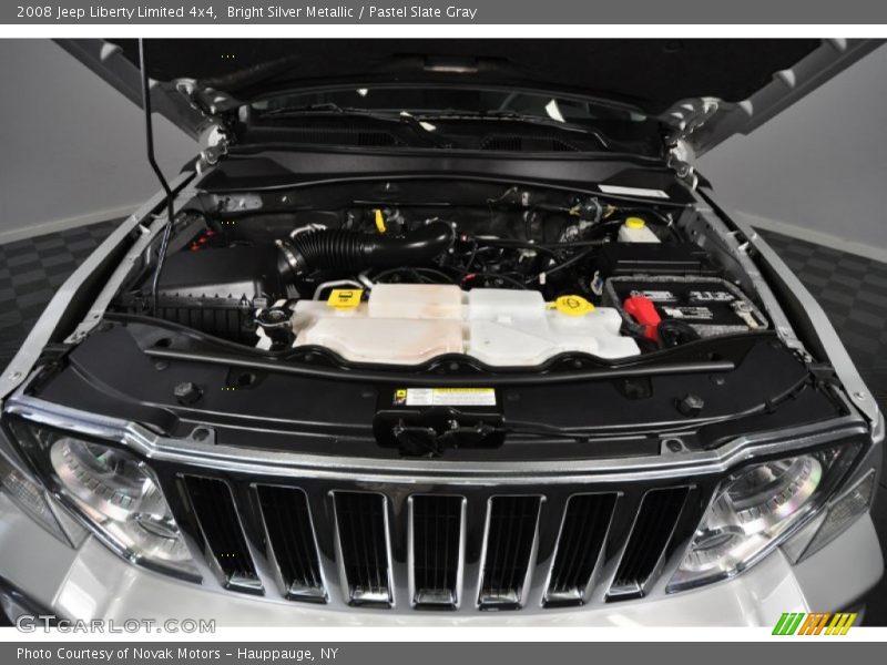 Bright Silver Metallic / Pastel Slate Gray 2008 Jeep Liberty Limited 4x4