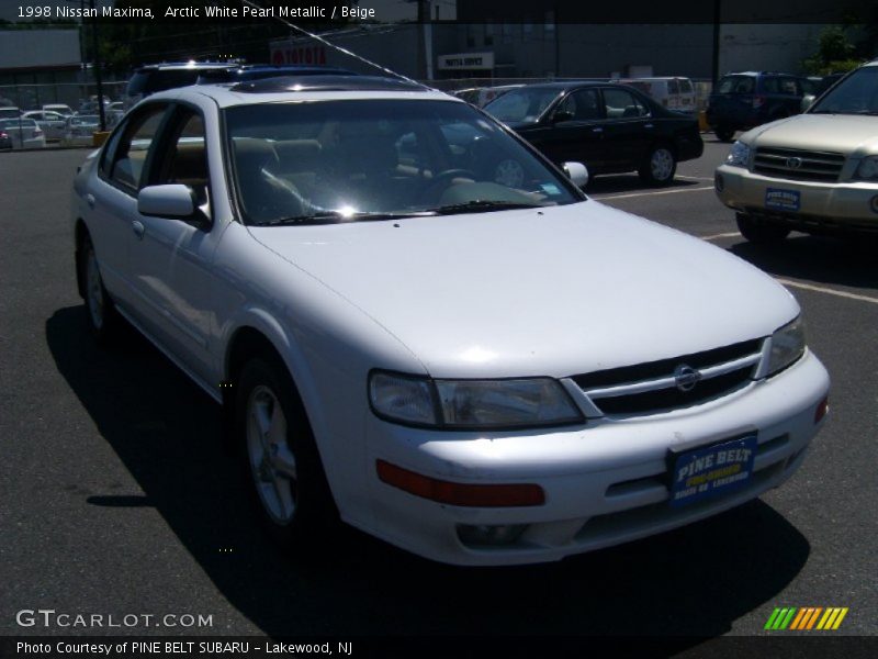 Arctic White Pearl Metallic / Beige 1998 Nissan Maxima