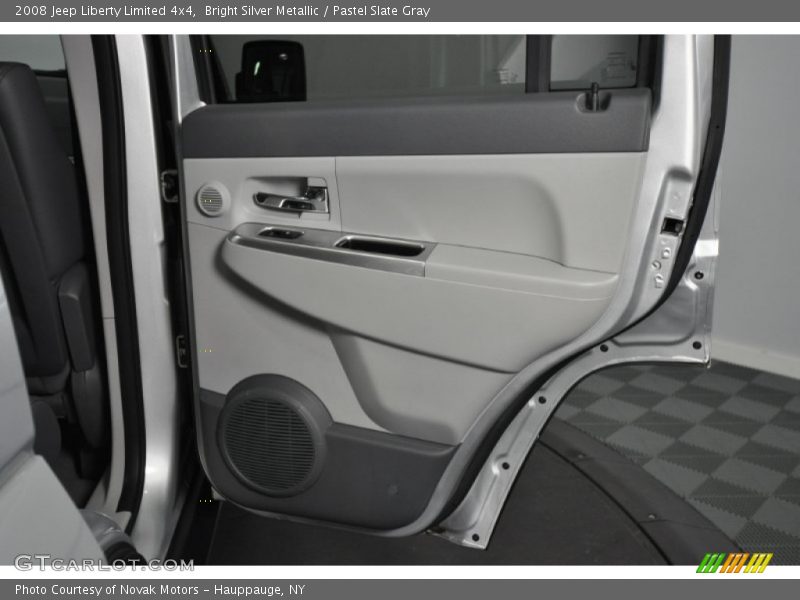 Bright Silver Metallic / Pastel Slate Gray 2008 Jeep Liberty Limited 4x4