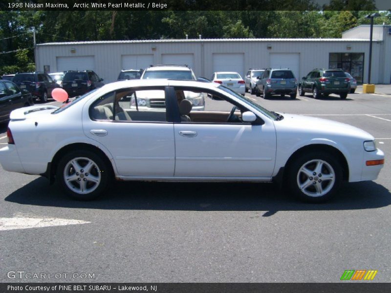 Arctic White Pearl Metallic / Beige 1998 Nissan Maxima