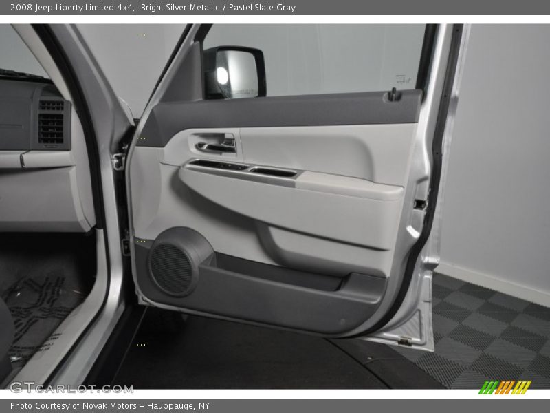 Bright Silver Metallic / Pastel Slate Gray 2008 Jeep Liberty Limited 4x4