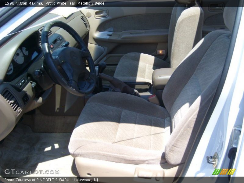 Arctic White Pearl Metallic / Beige 1998 Nissan Maxima