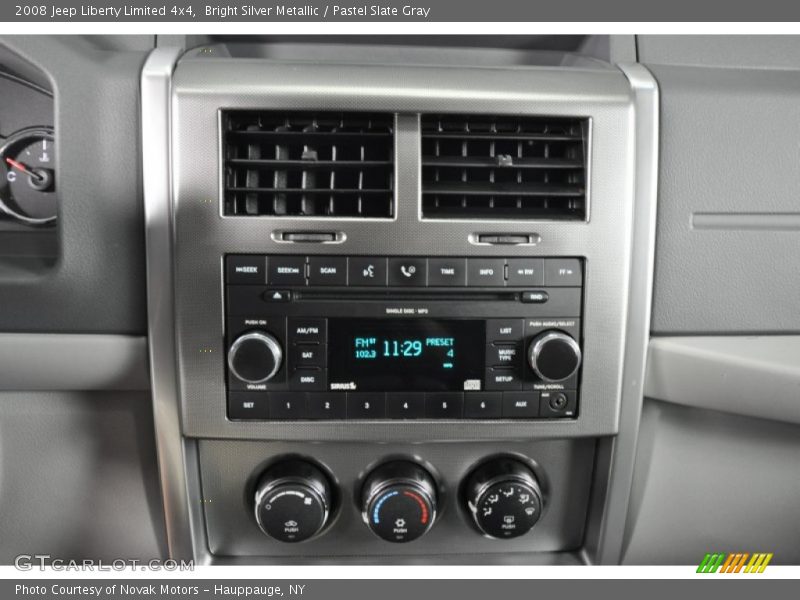Bright Silver Metallic / Pastel Slate Gray 2008 Jeep Liberty Limited 4x4