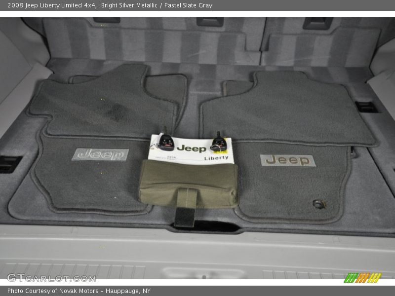Bright Silver Metallic / Pastel Slate Gray 2008 Jeep Liberty Limited 4x4