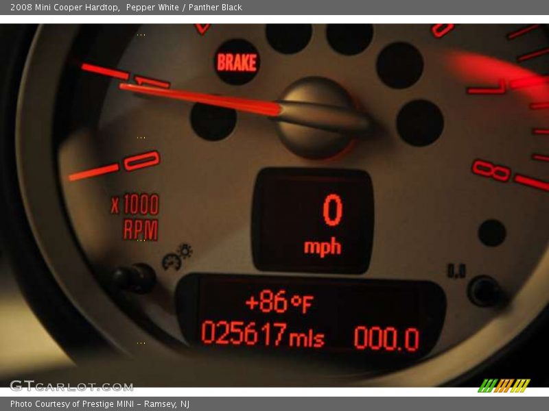 Pepper White / Panther Black 2008 Mini Cooper Hardtop
