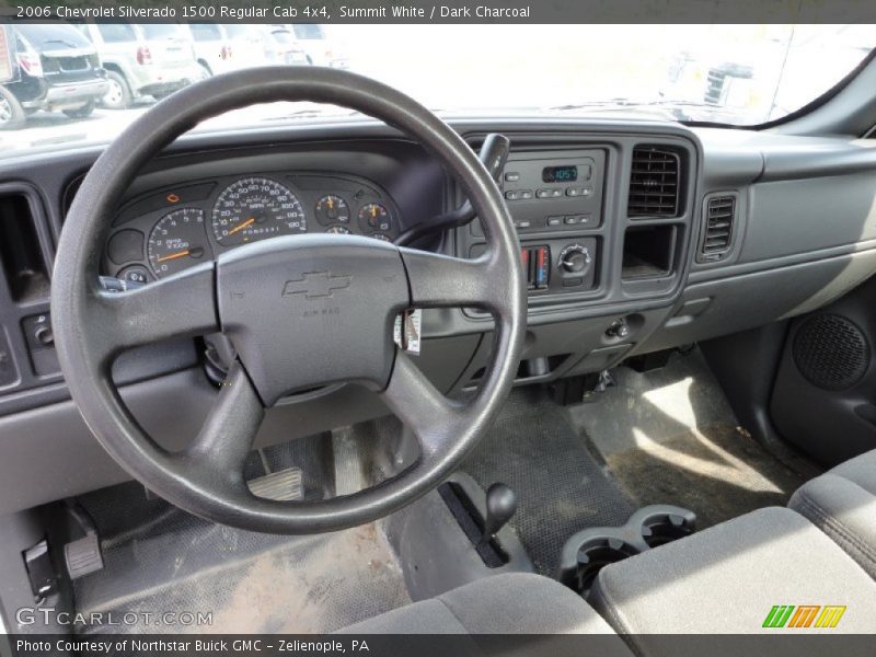 Dashboard of 2006 Silverado 1500 Regular Cab 4x4